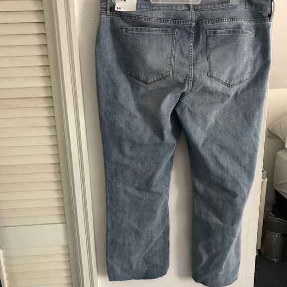 Ankle Flare Jeans NWT - Picture 3 of 3